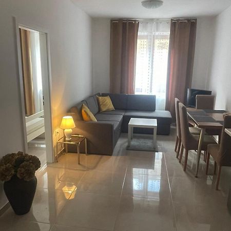 Apartman Vlaska 萨格勒布 外观 照片